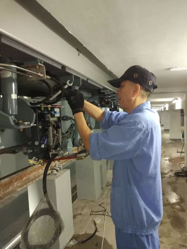 「长假Day5」“十一黄金周”你放假我保驾：幕后地铁人在忙些啥？