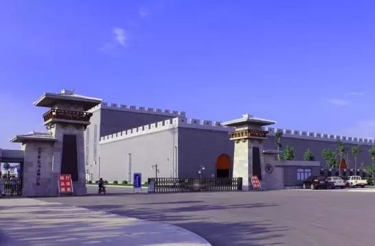 给大家介绍一下,这是我的母亲潍坊,美貌如花!