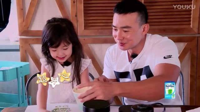 宝宝哭闹妈妈控制不了情绪怎么办,孩子总哭闹怎么哄