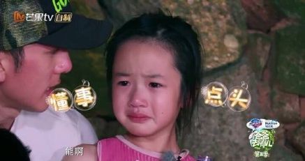 宝宝哭闹妈妈控制不了情绪怎么办,孩子总哭闹怎么哄