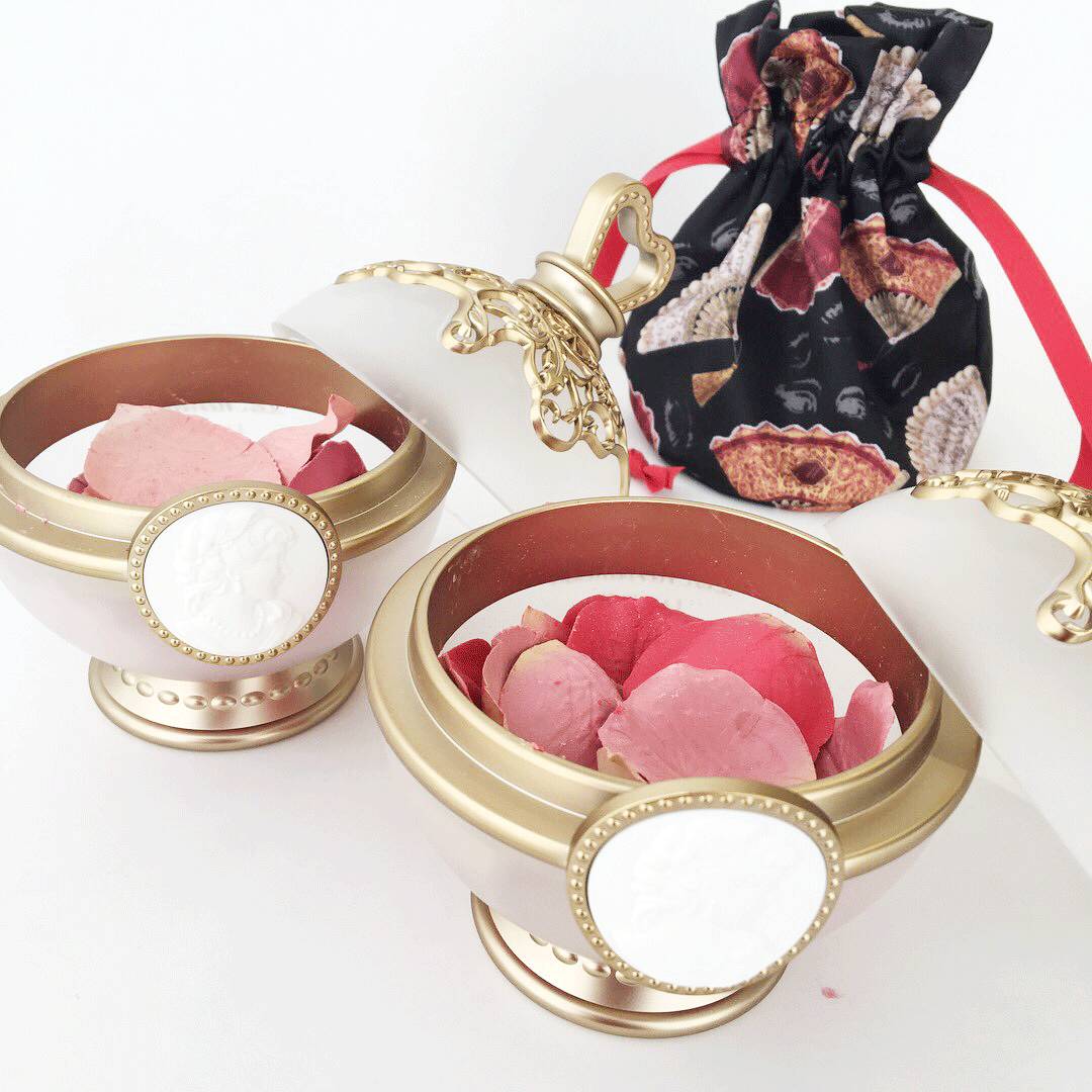 圣诞彩妆哪个系列好,雅诗兰黛圣诞限量彩妆礼盒