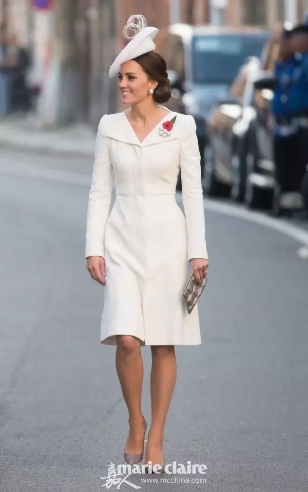 宋茜穿搭有气质西装和裙子是最爱,学宋茜这样穿时髦显气质