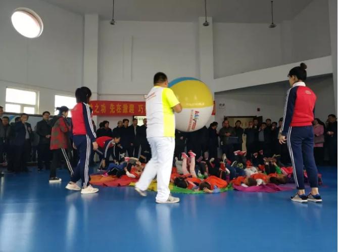 乌兰察布市2017年下半年学校管理流动现场会在丰镇市拉开帷幕