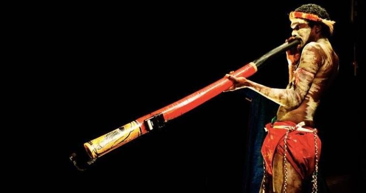 为啥老人耳朵更大，接吻能减轻皮肤过敏？搞笑诺贝尔奖统统为你解答丨周末趣读