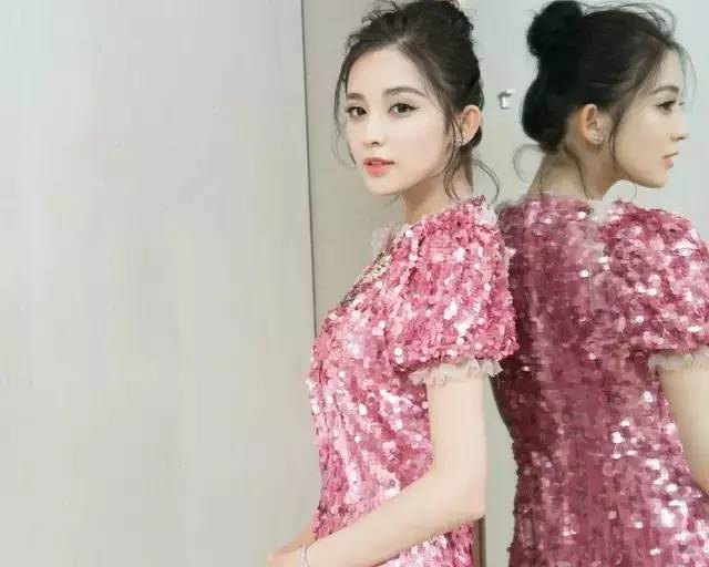 好看减龄的半丸子头,好看显蓬松的丸子头