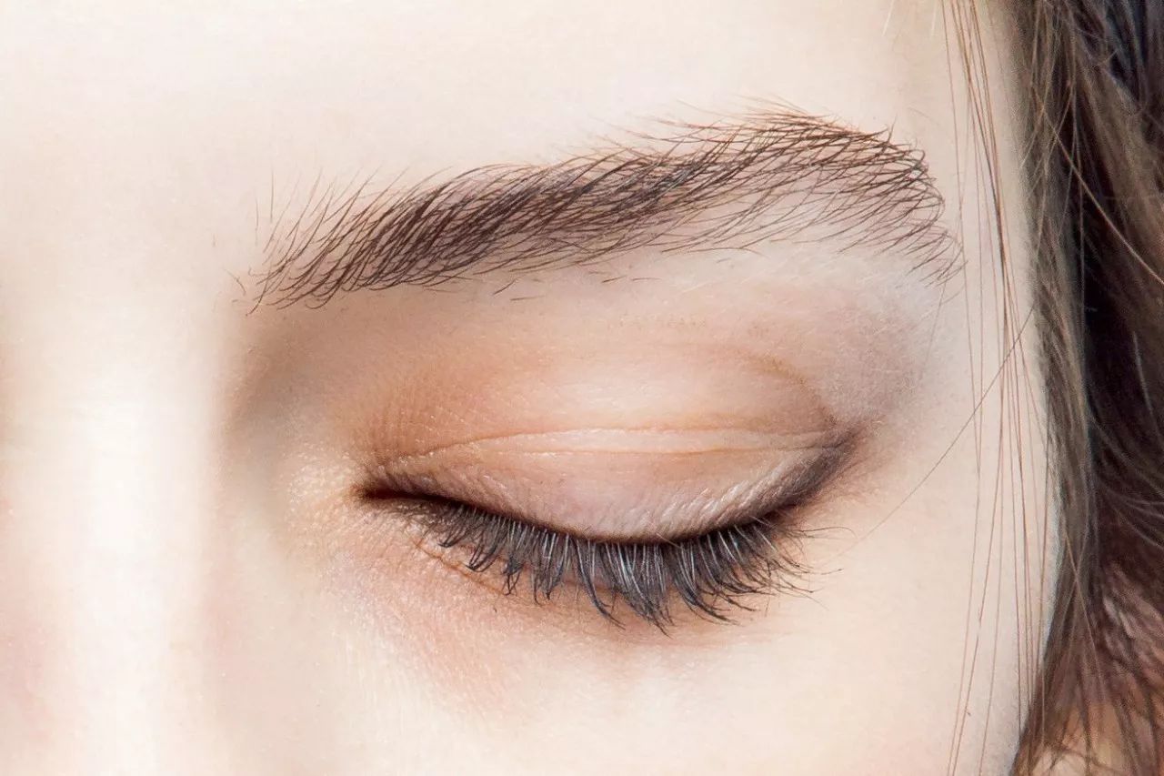 适合亚洲人的八种眼线画法 (眼线怎么画好看又粗又黑)