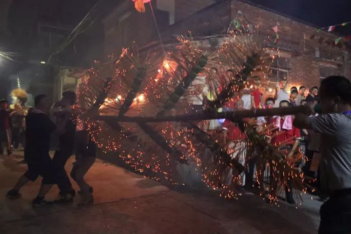 「村居行」荷叶田田，古韵悠扬！寻访禅城这条古村，沉醉不知归路