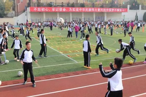 小学足球比赛直播,直播间现场直播小学生足球