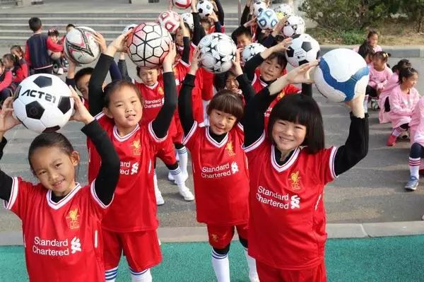 小学足球比赛直播,直播间现场直播小学生足球