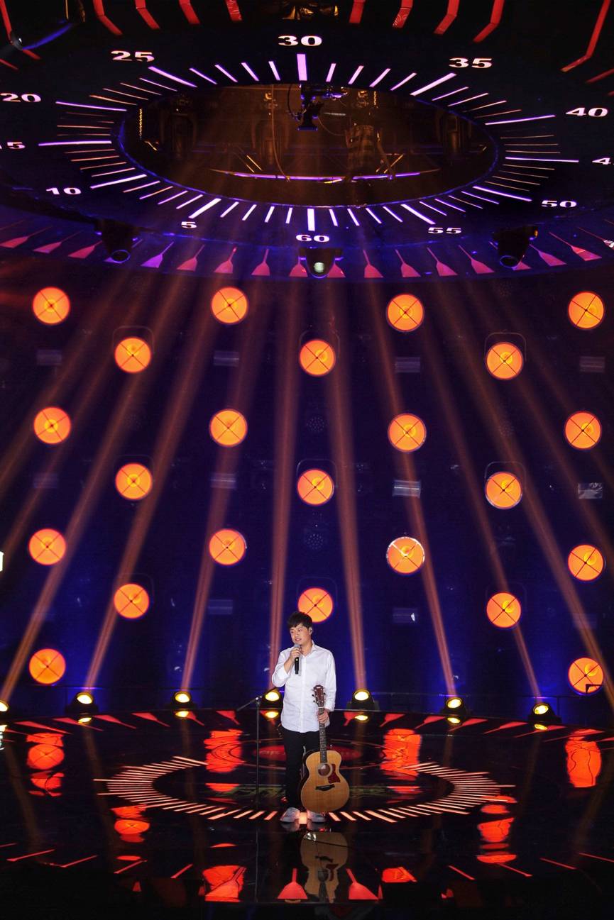 “水手”郑智化泣不成声，“失态”黄小琥上节目认亲