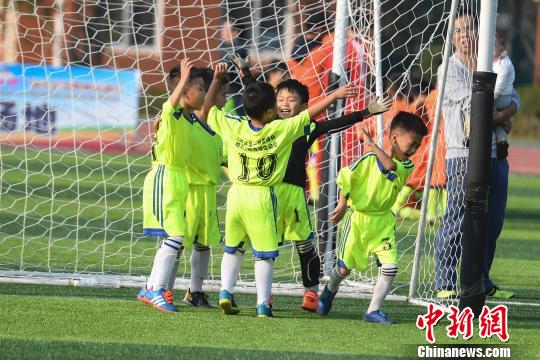 少儿足球开幕式萌娃,湖南省幼儿足球赛世幼杯