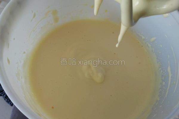 奶油纸杯蛋糕的烤箱做法,奶油纸杯蛋糕裱花装饰