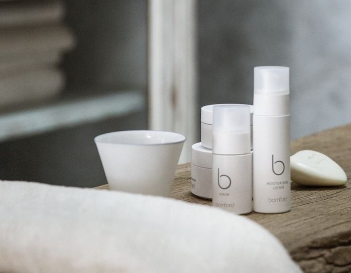 好痒啊！我除了能给你一个痒痒挠，还能给你一瓶身体乳！