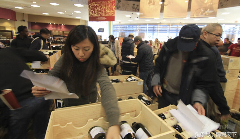 韩国免税店抢购中国游客排队,中国游客买买买