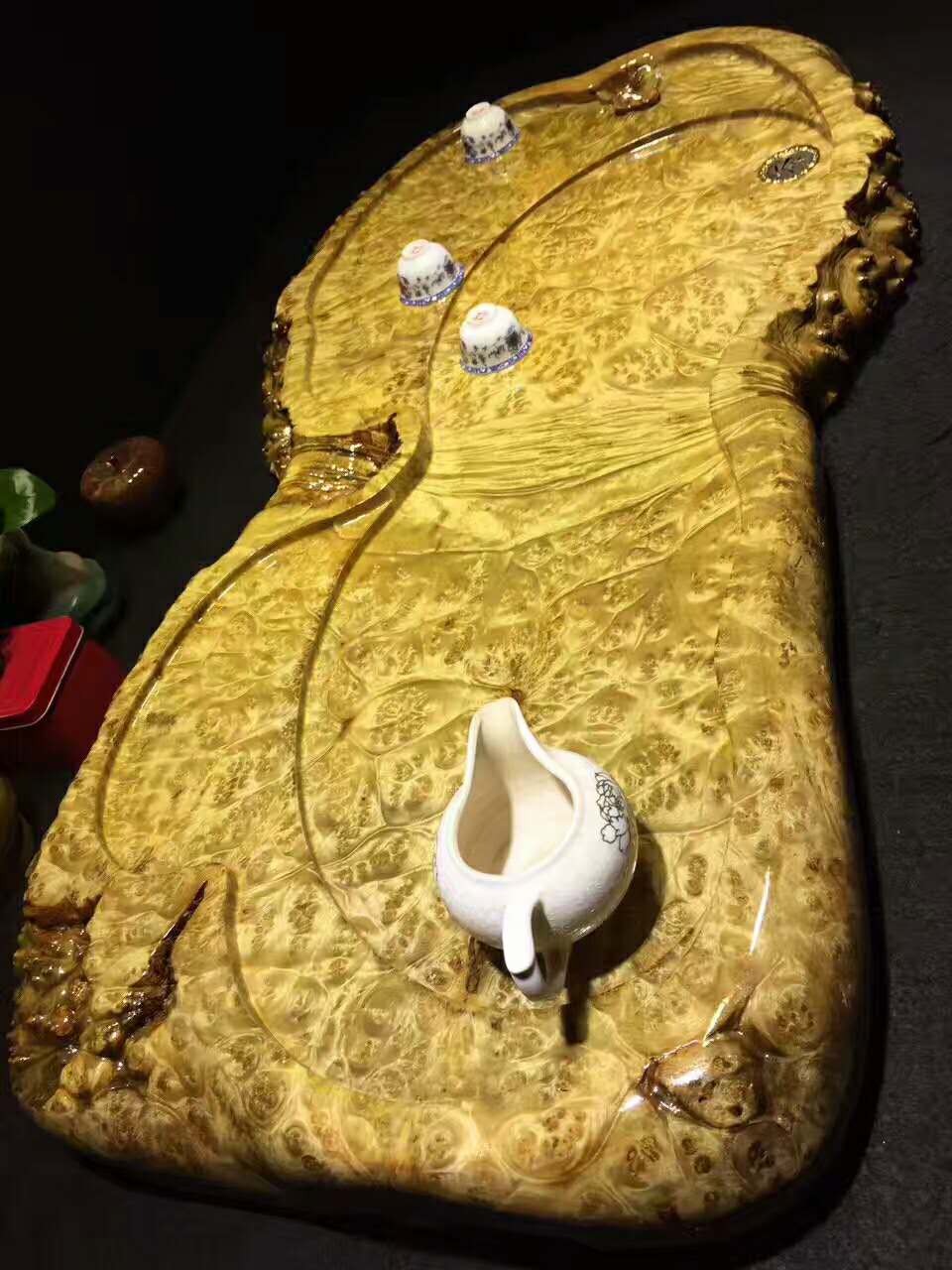 茶吸天地之灵气取日月之精华,根雕茶盘