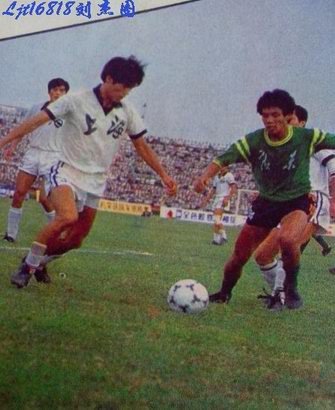 近几年踢足球很棒的几位,目前中国踢足球最好的球员