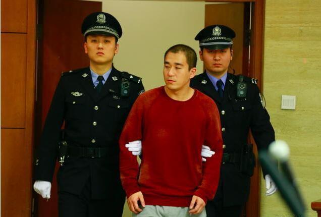 最坑爹星二代,两次入狱还暴打女友,老爹亲自道歉却仍不知悔改!