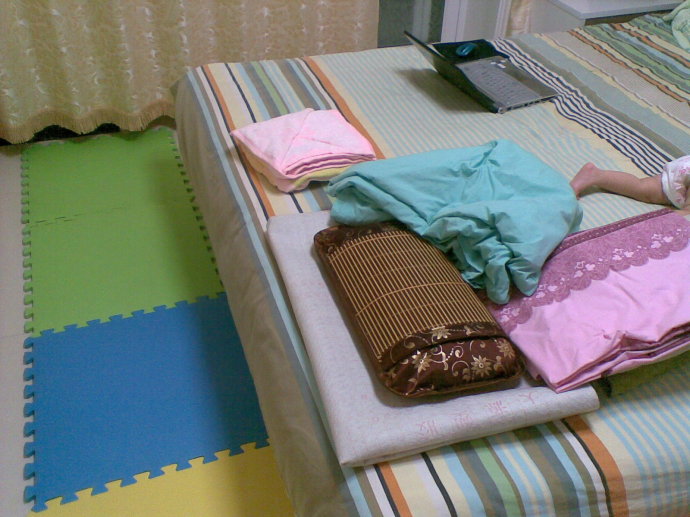 宝宝突然坠落了一下,宝宝从高处摔下来有事吗