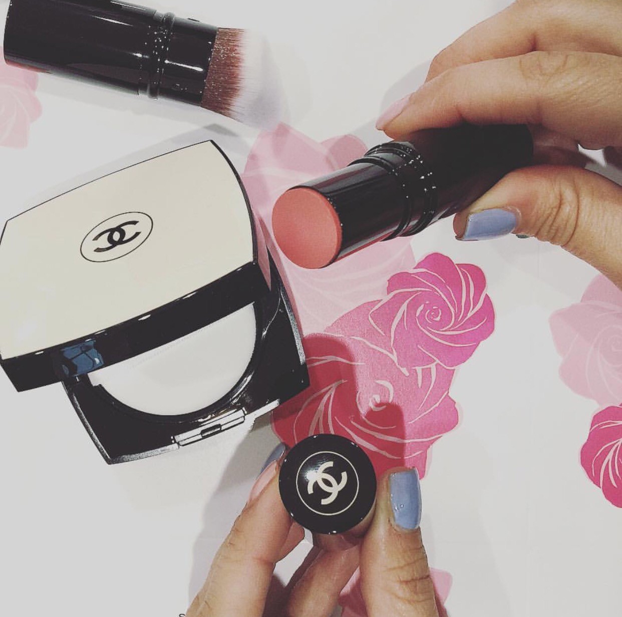 妈妈我买了喜之郎，哦是香奶奶果冻气垫耶！