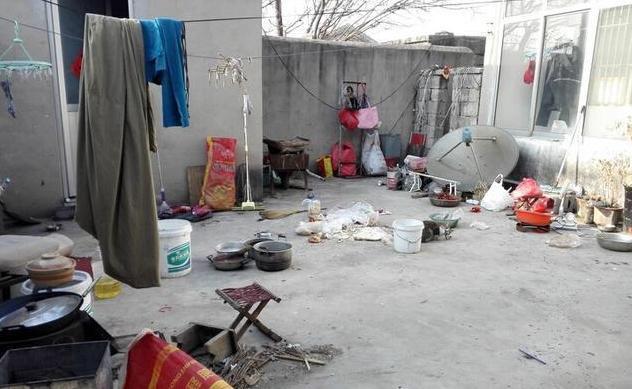 北方婆婆太邋遢,老婆婆太邋遢家里脏乱