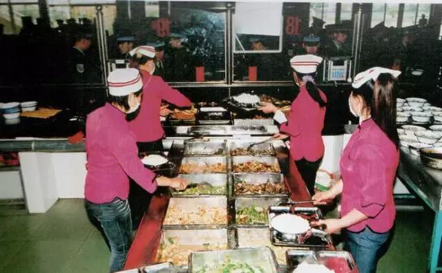 建军90周年：我军“锅碗瓢盆”那些事儿，这回全明白了