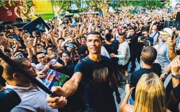 绿茵球场里的那点事,绿茵场上的对话