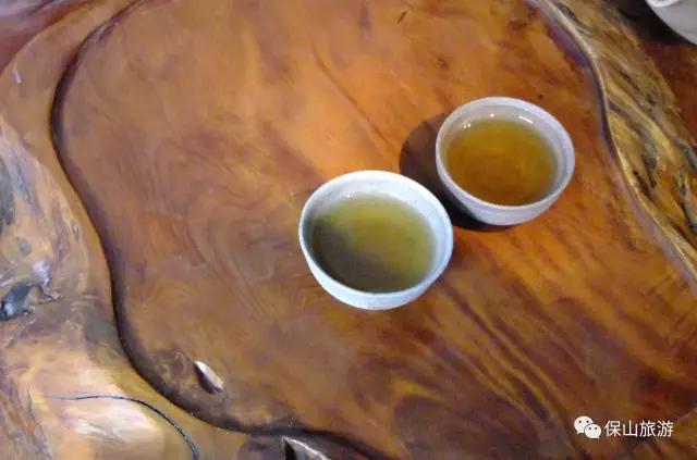 一碗腾冲清茗：品的是茶尝的却是路