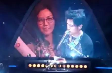 陈奕迅线上演唱会全程播放,看完陈奕迅的演唱会感慨