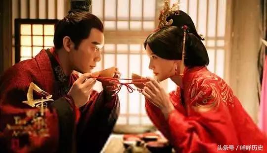 三国演义离间计的故事30字,三国演义小妾出轨