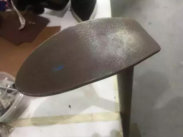 鞋子脱胶了用502粘不稳咋回事,鞋子脱胶了怎么办不用胶水