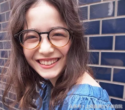 激光祛法令纹有年龄限制吗,年龄大了的人法令纹填充后遗症