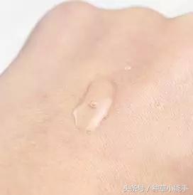 娜扎晒美背皮肤白到发光,娜扎变身神奇女侠白到发光