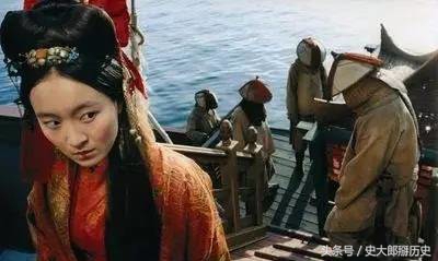 此女曾号令群雄,叱咤风云,名动朝野,退隐后相夫教子,不为人知