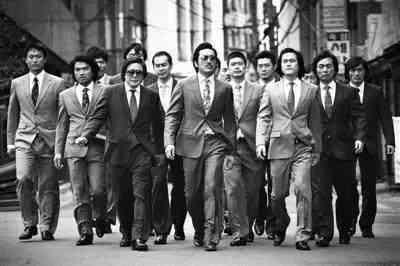 各国黑道大佬都喜欢开什么车,最适合黑社会老大开的车