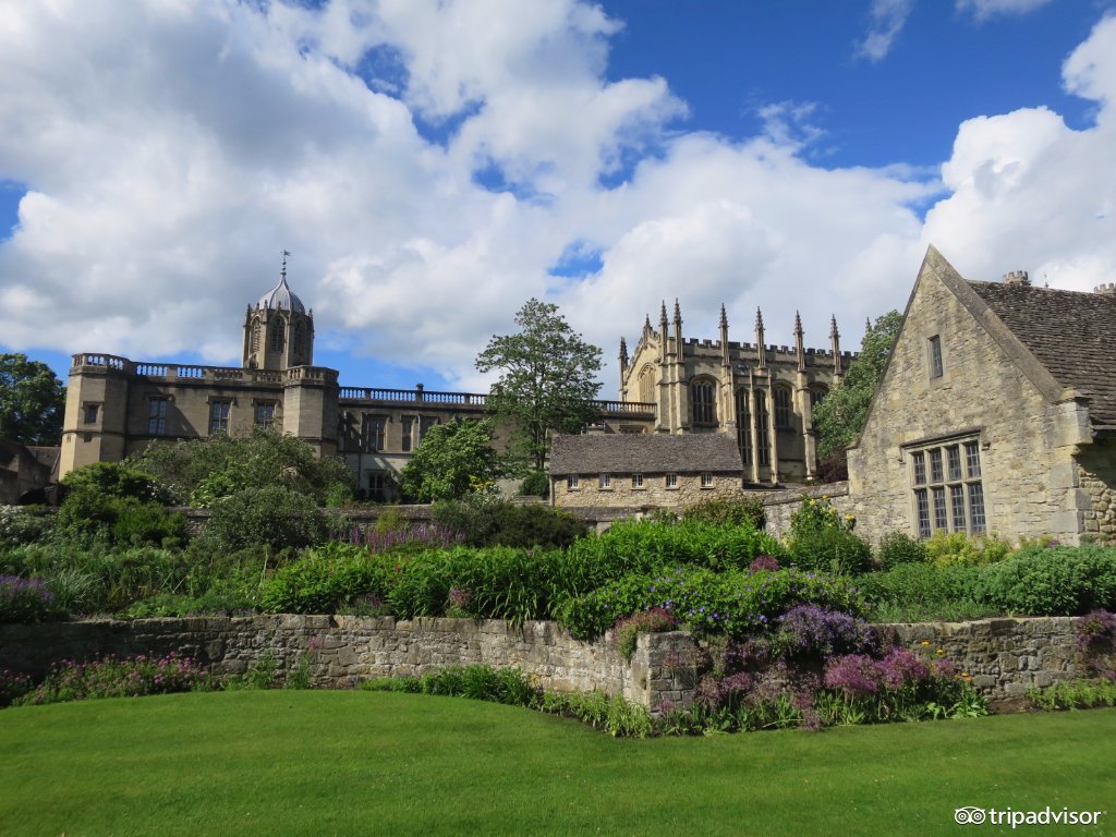 这部堪比英国《西游记》的小说流行20年,14个骨灰级粉丝的打卡地,你懂得!