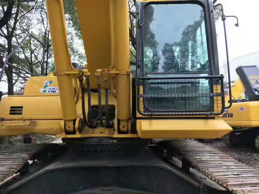 二手挖掘机现场实拍,二手挖掘机直击现场