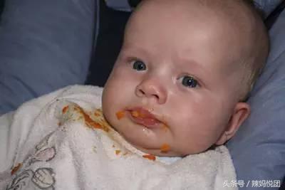 宝宝出现呕吐现象是什么原因,宝宝出现呕吐是消化不良引起的吗