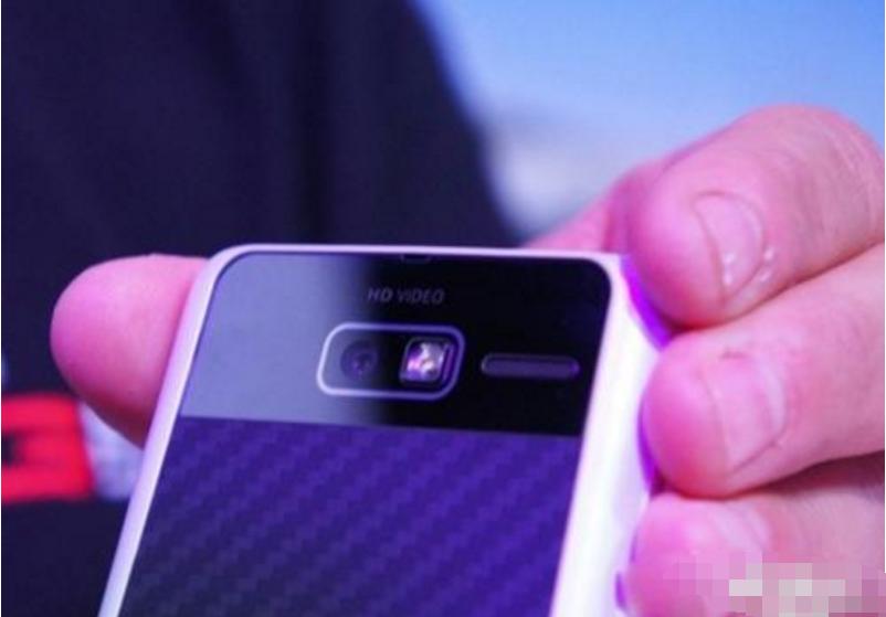 从2830元降至340元,曾经超窄边框最强商务的手机