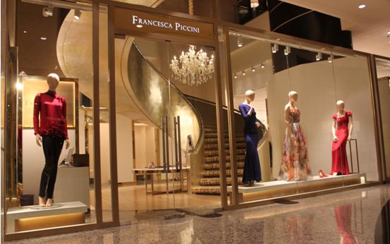 服装店轨道灯搭配什么主灯,服装店轨道灯加主灯