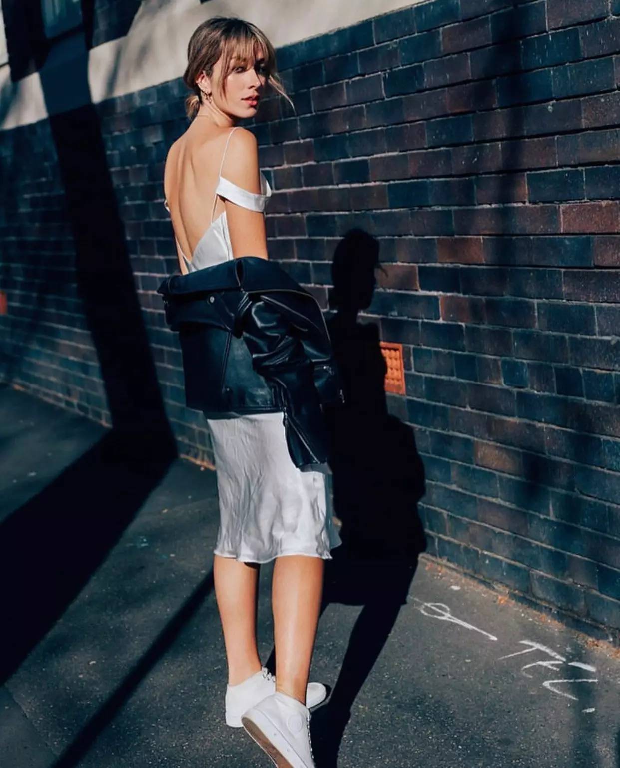 小白鞋手绘简单款,小白鞋简单手绘鞋图案