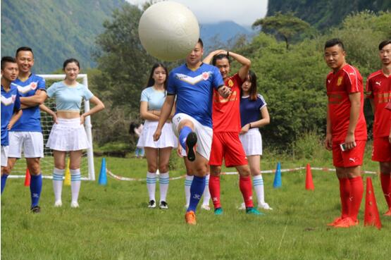 首次高原足球对决赛开战！重庆pk成都，争夺四姑娘的“荣耀王者”！