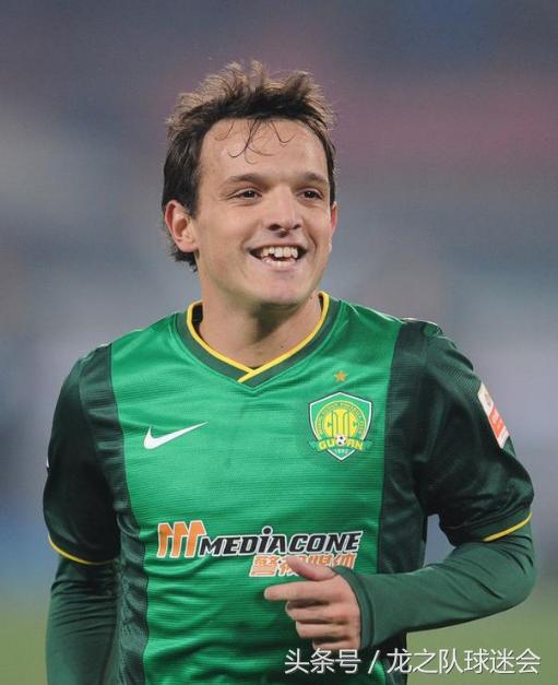 洋面孔：绿茵场上的小魔仙——巴塔拉