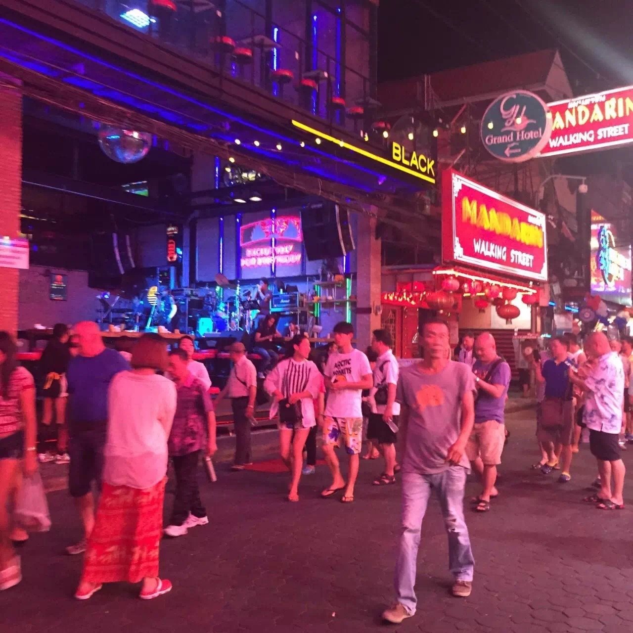 泰国女孩收房视频,泰国清迈别墅收房