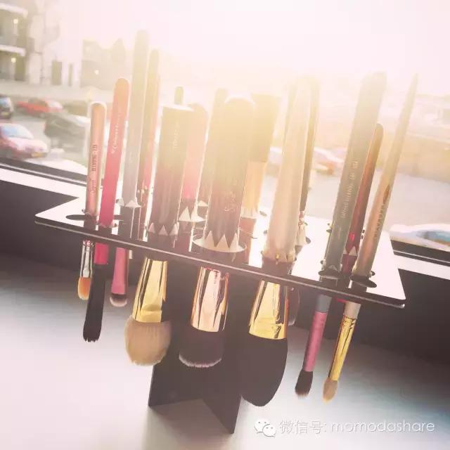 长期不清洗的化妆刷爆痘,化妆刷不干净会长痘吗