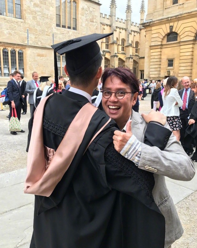 21岁儿子没遗传谭咏麟桃花，不恋爱继续攻读博士