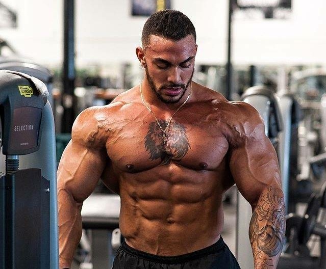 全方位的胸肌训练动作跟着练起来,让你掌握胸肌的训练技巧