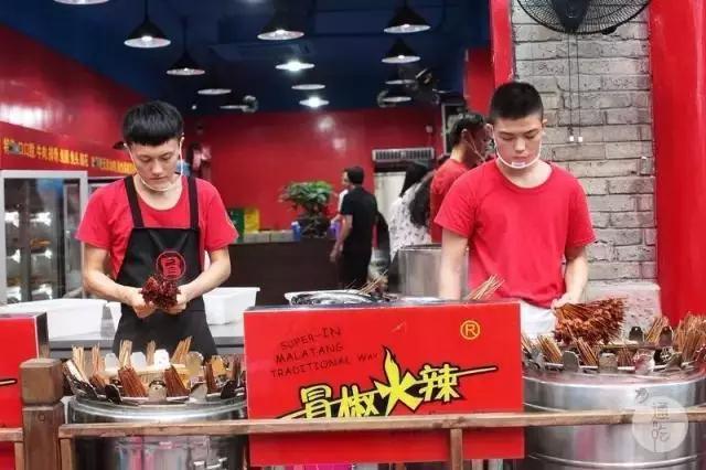 成都爆火串串香,成都冒椒火辣有几个店