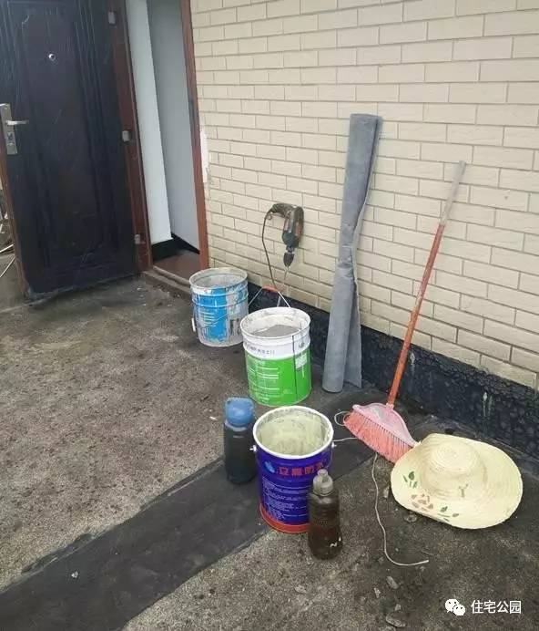 屋顶漏水有没有简单的修补方法,屋顶漏水最新修补方法