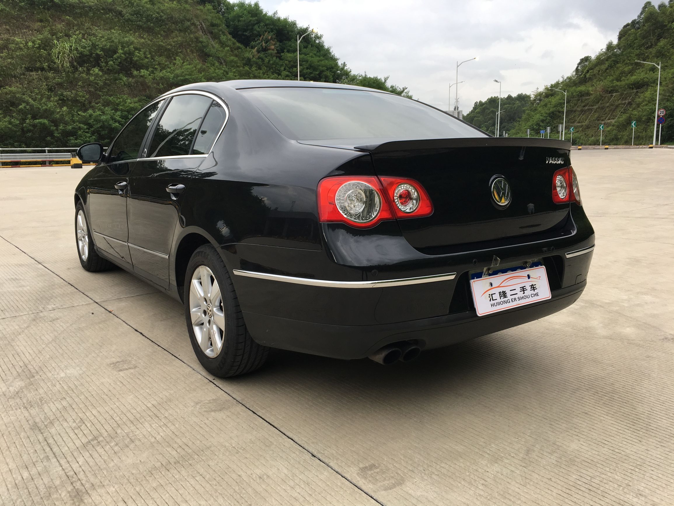 09款大众迈腾油耗多少,09大众迈腾车内装饰品