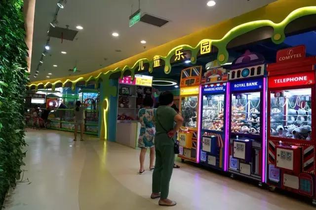 鑸屽皷涓婄殑鍗楅棬,鑸屽皷涓婄殑鍗楅棬缇庨鍥㈣喘